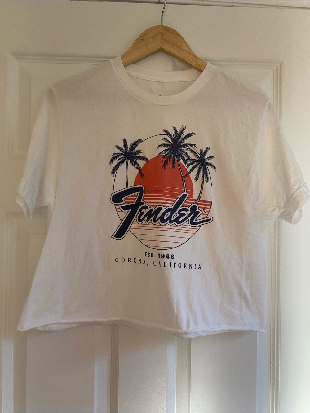 Fender Retro Vintage Cropped White Graphic Tee with Sunset Palm Design, Sz S/M